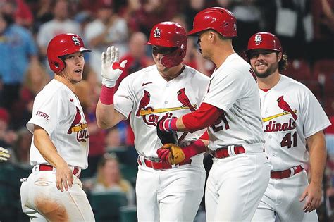 Edman leads Cardinals against the Brewers after 4-hit outing